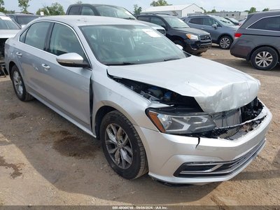 1VWAS7A30GC****** 2016 Volkswagen Passat