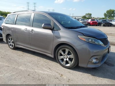 5TDXK3DC1FS****** 2015 Toyota Sienna