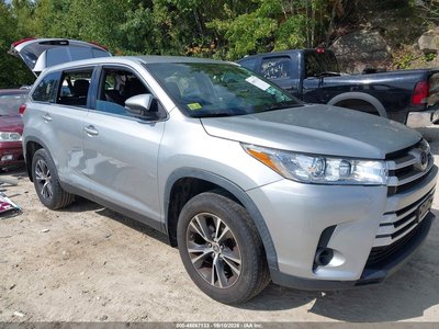 5TDBZRFH3KS****** 2019 Toyota Highlander
