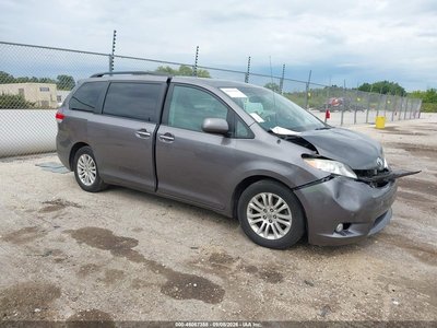 5TDYK3DC3BS****** 2011 Toyota Sienna