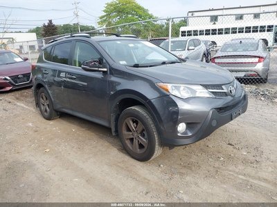 JTMRFREV8FJ****** 2015 Toyota RAV4