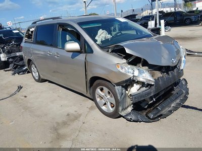 5TDKK3DC5GS****** 2016 Toyota Sienna