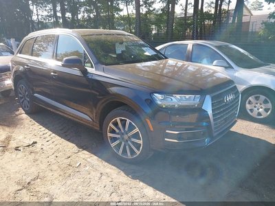 WA1LAAF78HD****** 2017 Audi Q7
