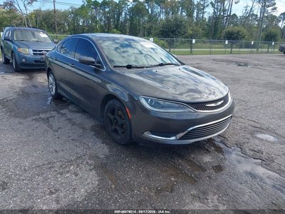 1C3CCCAB7FN****** 2015 Chrysler 200