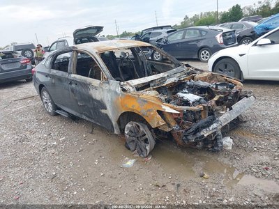 1HGCV1F17JA****** 2018 Honda Accord