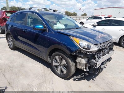 KNDCB3LC5J5****** 2018 Kia Niro