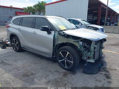 5TDLZRAH8NS****** 2022 Toyota Highlander