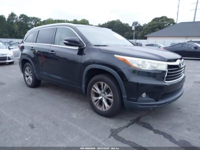 5TDKKRFH8FS****** 2015 Toyota Highlander