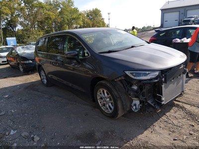 2C4RC1BGXPR****** 2023 Chrysler Pacifica