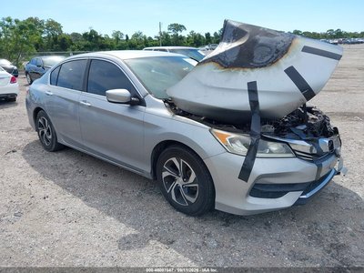 1HGCR2F30HA****** 2017 Honda Accord
