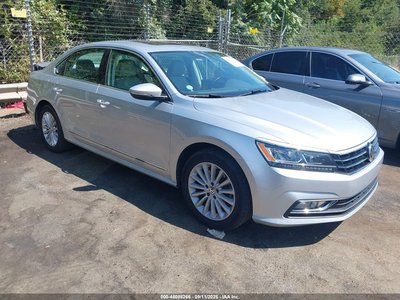 1VWBS7A33GC****** 2016 Volkswagen Passat