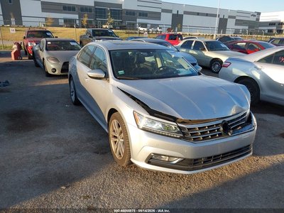 1VWBA7A30JC****** 2018 Volkswagen Passat