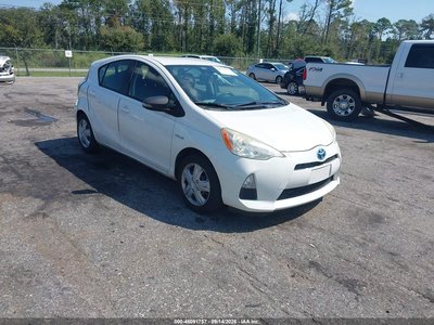 JTDKDTB32C1****** 2012 Toyota Prius C