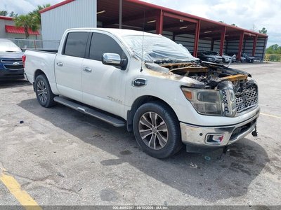 1N6AA1E61HN****** 2017 Nissan Titan