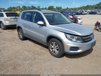 WVGBV7AX5HK****** 2017 Volkswagen Tiguan