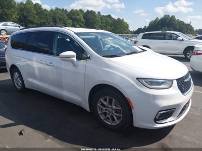 2C4RC1BG8NR****** 2022 Chrysler Pacifica