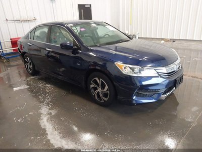 1HGCR2F34HA****** 2017 Honda Accord