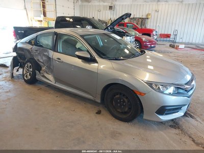 2HGFC2F53JH****** 2018 Honda Civic