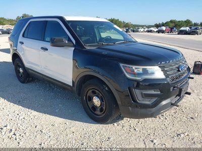 1FM5K8AT1JG****** 2018 Ford Police Interceptor Utility