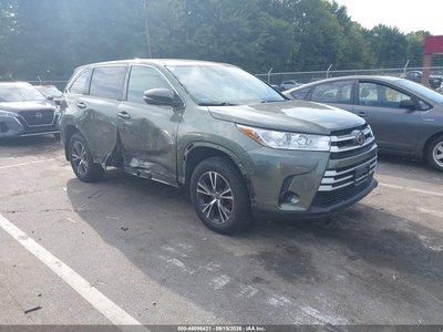 5TDBZRFH2HS****** 2017 Toyota Highlander