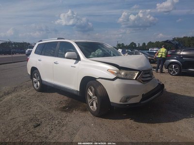 5TDDK3EH3DS****** 2013 Toyota Highlander
