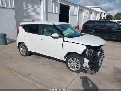 KNDJ23AU3P7****** 2023 Kia Soul