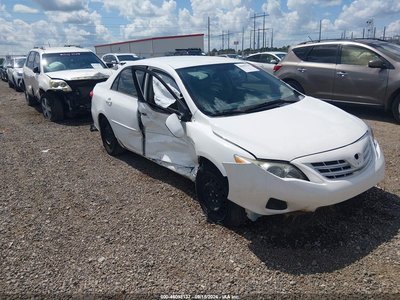5YFBU4EE8DP****** 2013 Toyota Corolla