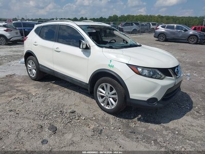 JN1BJ1CP6HW****** 2017 Nissan Rogue Sport
