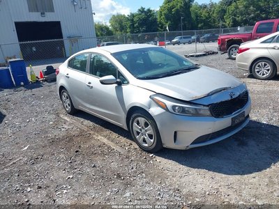3KPFK4A77HE****** 2017 Kia Forte
