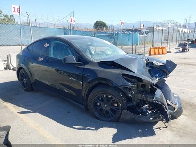 7SAYGAEE2NF****** 2022 Tesla Model Y