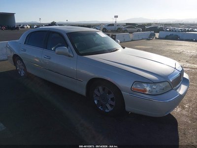 2004 Lincoln Town Car