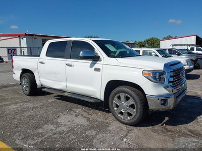 5TFGY5F1XLX****** 2020 Toyota Tundra