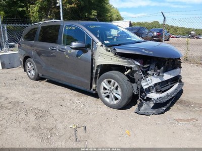 5TDZSKFC9NS****** 2022 Toyota Sienna