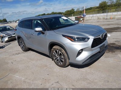 5TDGZRBH1MS****** 2021 Toyota Highlander