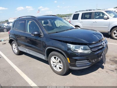 WVGAV7AX1GW****** 2016 Volkswagen Tiguan