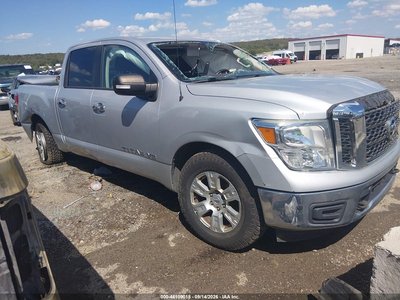 1N6AA1E57JN****** 2018 Nissan Titan