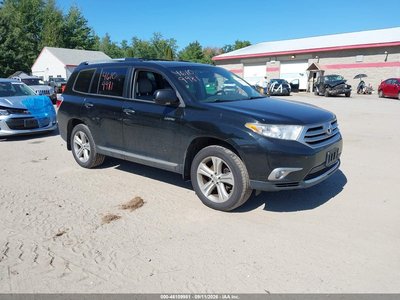 5TDDK3EH3DS****** 2013 Toyota Highlander