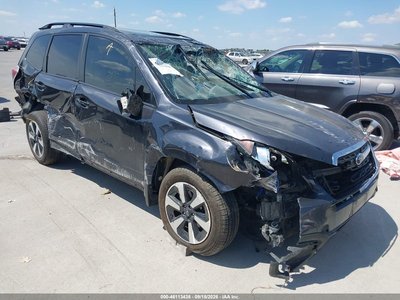 JF2SJAGC7JH****** 2018 Subaru Forester