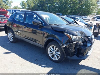 JN1BJ1CR3HW****** 2017 Nissan Rogue Sport