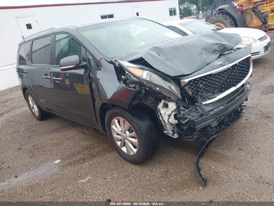 KNDMB5C11H6****** 2017 Kia Sedona