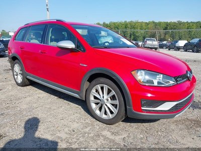 3VWH17AU5HM****** 2017 Volkswagen Golf Alltrack
