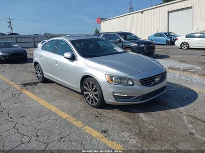 YV1612FS5E2****** 2014 Volvo S60