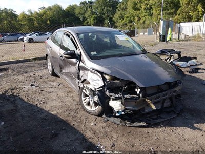 1FAHP3H29CL****** 2012 Ford Focus