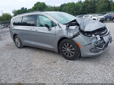 2C4RC1BG1HR****** 2017 Chrysler Pacifica