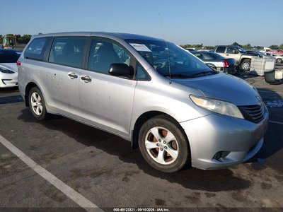 5TDKA3DC3BS****** 2011 Toyota Sienna