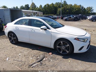 WDD3G4EB1KW****** 2019 Mercedes-Benz A-Class