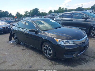 1HGCR2F32HA****** 2017 Honda Accord