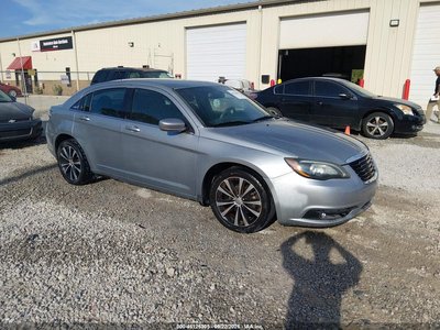 1C3CCBBB6EN****** 2014 Chrysler 200