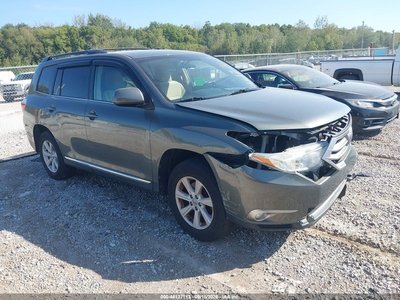 5TDBK3EH1DS****** 2013 Toyota Highlander