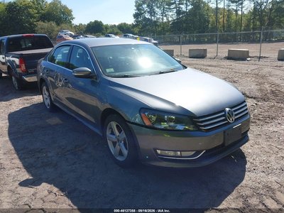 1VWAT7A34FC****** 2015 Volkswagen Passat